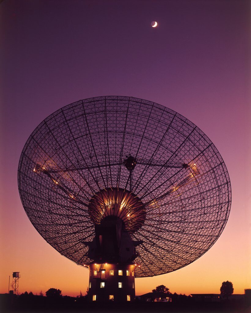 Parkes Radio Telescope ในประเทศออสเตรเลีย